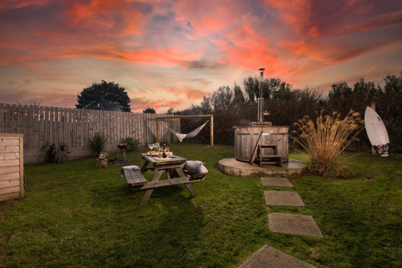 Wheal Rose -Beautifully Fitted Lodge Helston Cornwall エクステリア 写真