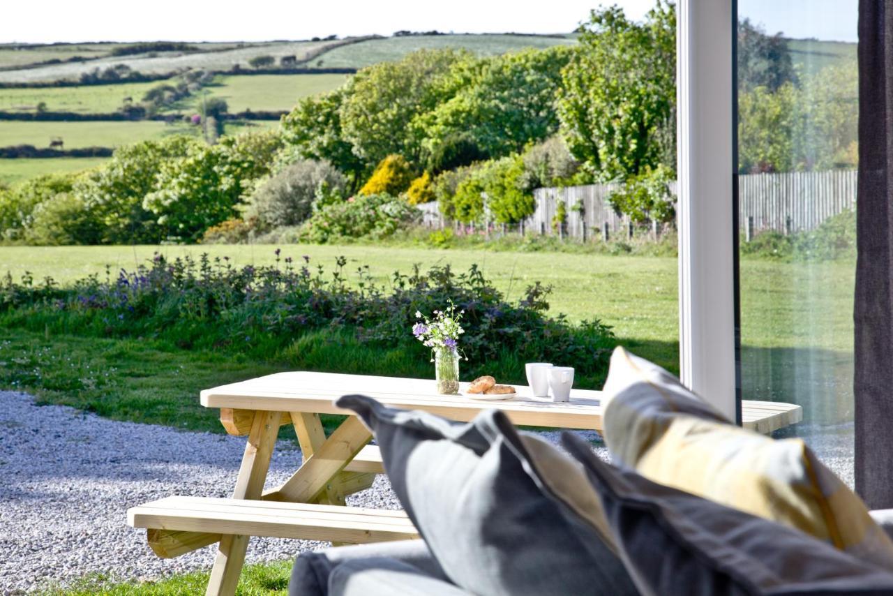 Wheal Rose -Beautifully Fitted Lodge Helston Cornwall エクステリア 写真